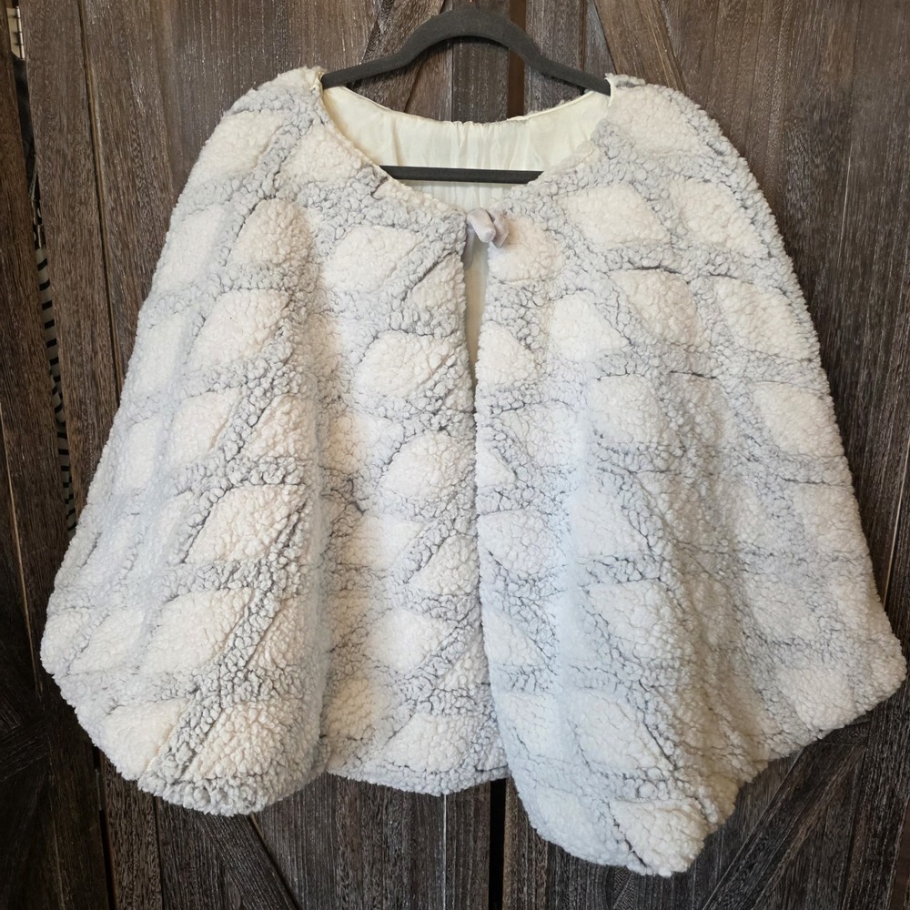 Berkshire Blanket & Home Co. Cape White Gray One Size Cozy‎ Lined Wrap 26" x 55"
